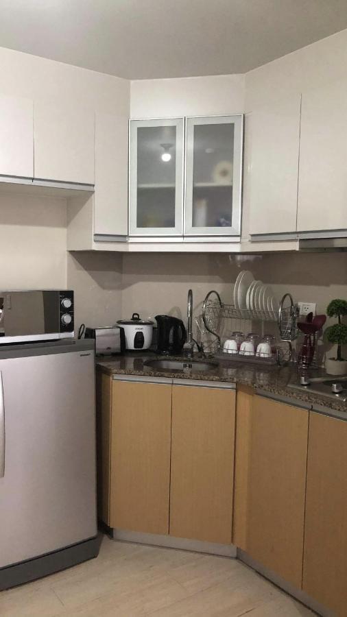 Robles' Unit At 81 Newport Boulevard Manila Eksteriør billede