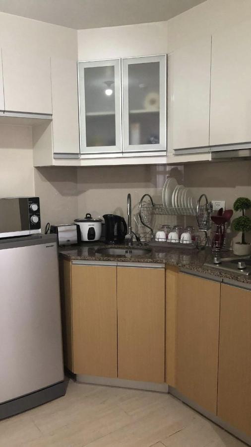 Robles' Unit At 81 Newport Boulevard Manila Eksteriør billede
