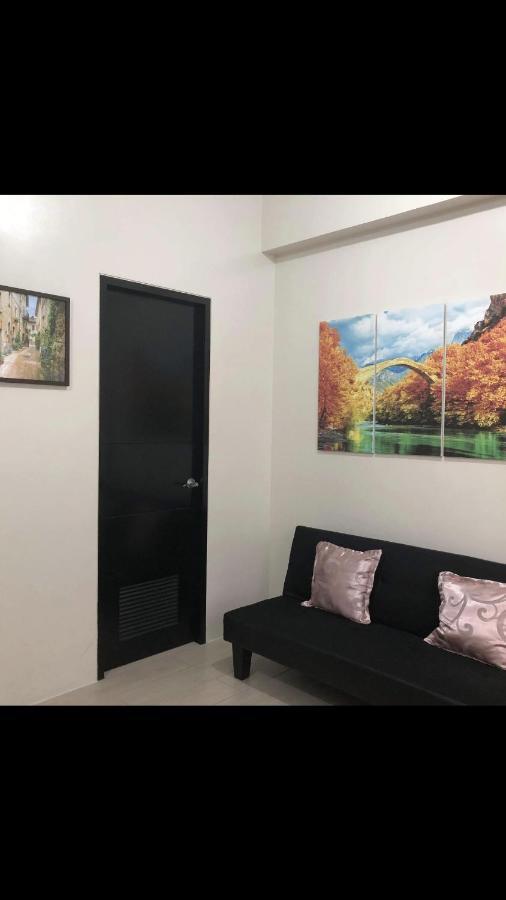 Robles' Unit At 81 Newport Boulevard Manila Eksteriør billede