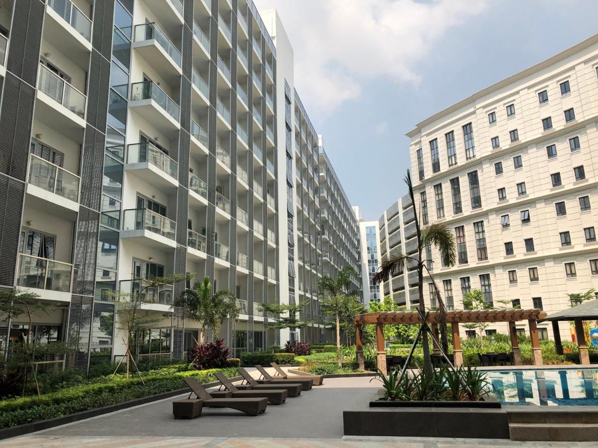 Robles' Unit At 81 Newport Boulevard Manila Eksteriør billede