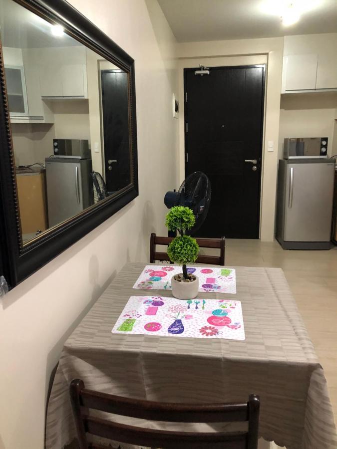 Robles' Unit At 81 Newport Boulevard Manila Eksteriør billede